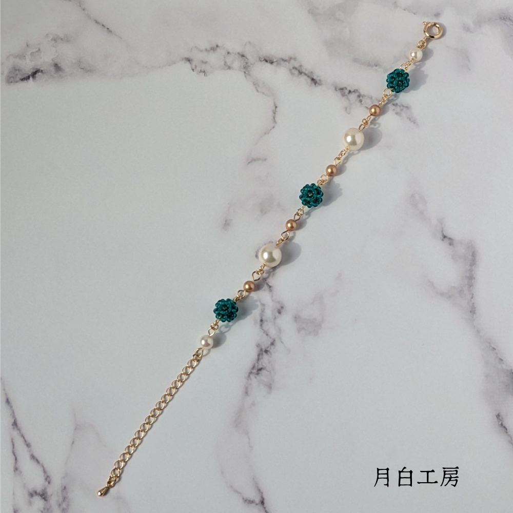 NO.106 【お試し価格】ビーズボールとシルキーパール クリスタルパール ブレスレット【ブルージルコン】