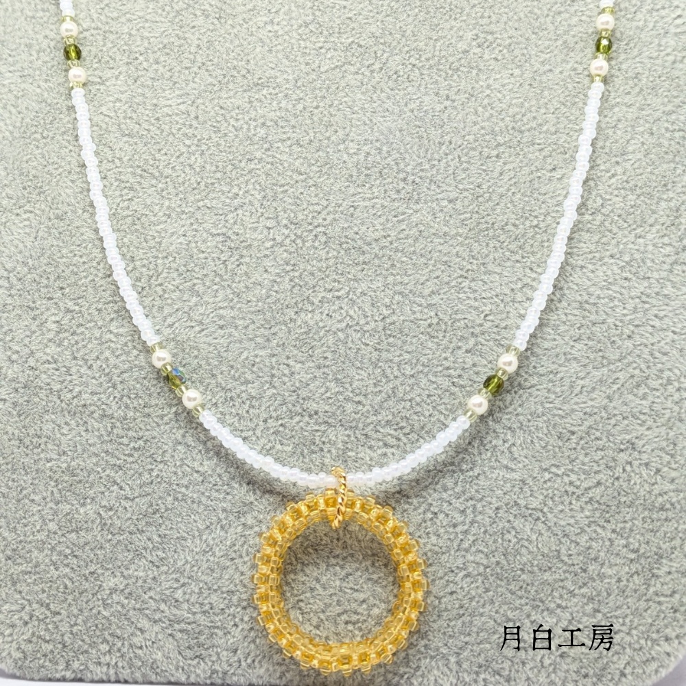 NO.113 ビーズフープのペンダントトップ付き ビーズネックレス 【ライトコロラドトパーズ】