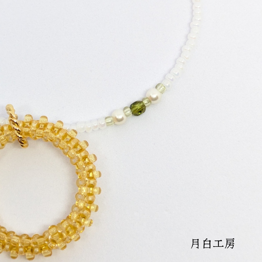 NO.113 ビーズフープのペンダントトップ付き ビーズネックレス 【ライトコロラドトパーズ】