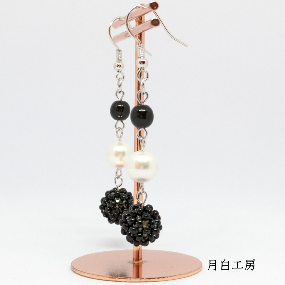 NO.123 3連 【モノトーン】 ピアス ビーズボール シルキーパール チェコビーズ ジェット