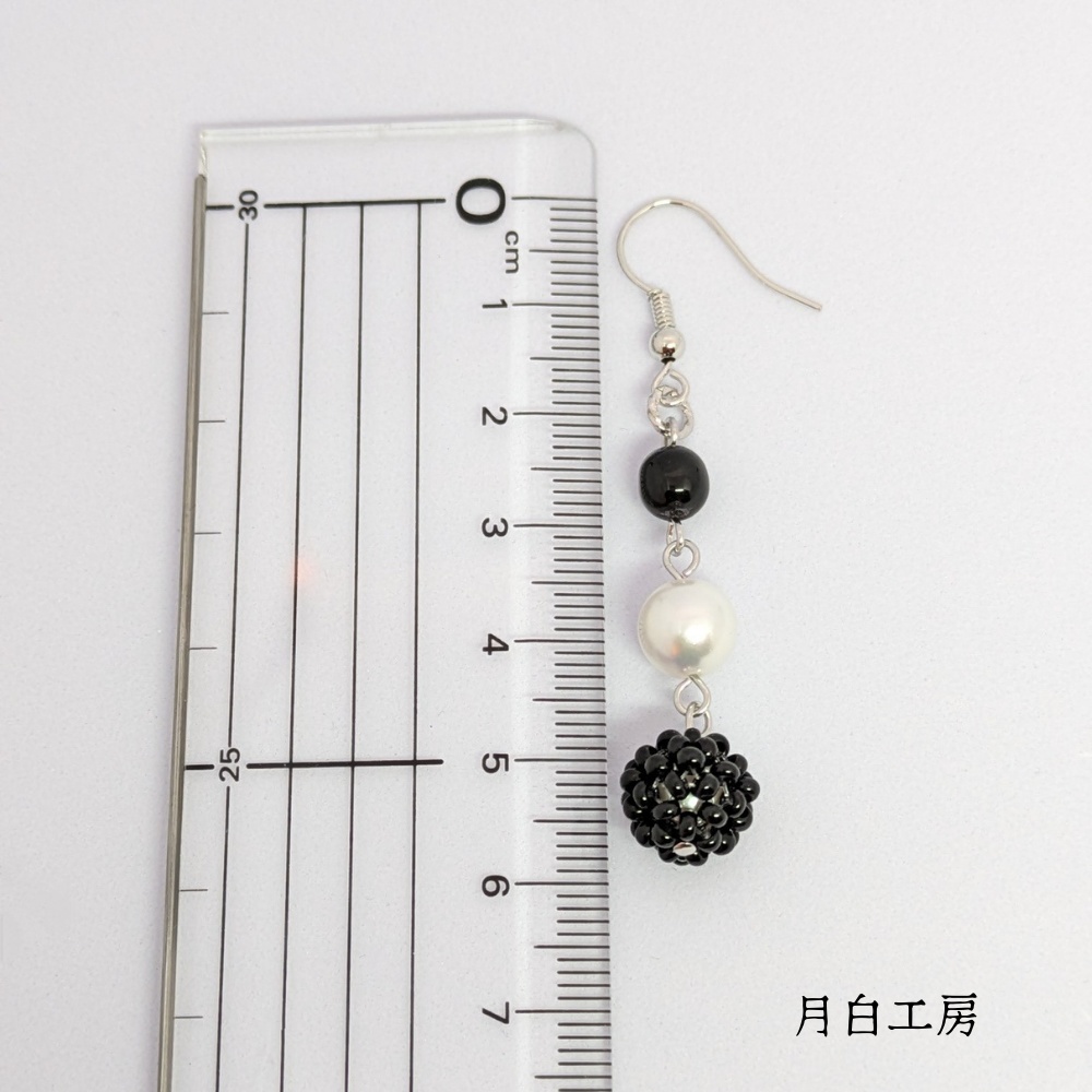 NO.123 3連 【モノトーン】 ピアス ビーズボール シルキーパール チェコビーズ ジェット