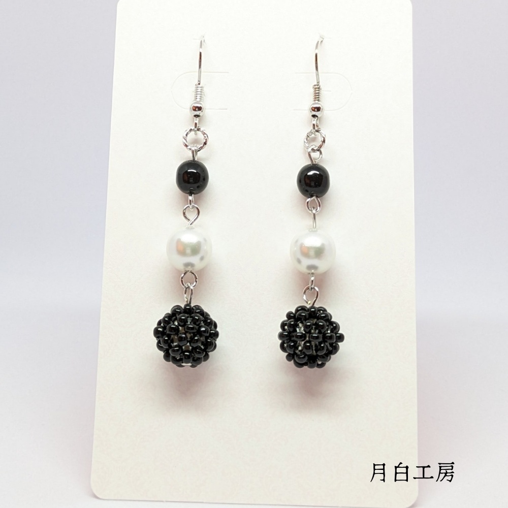 NO.123 3連 【モノトーン】 ピアス ビーズボール シルキーパール チェコビーズ ジェット