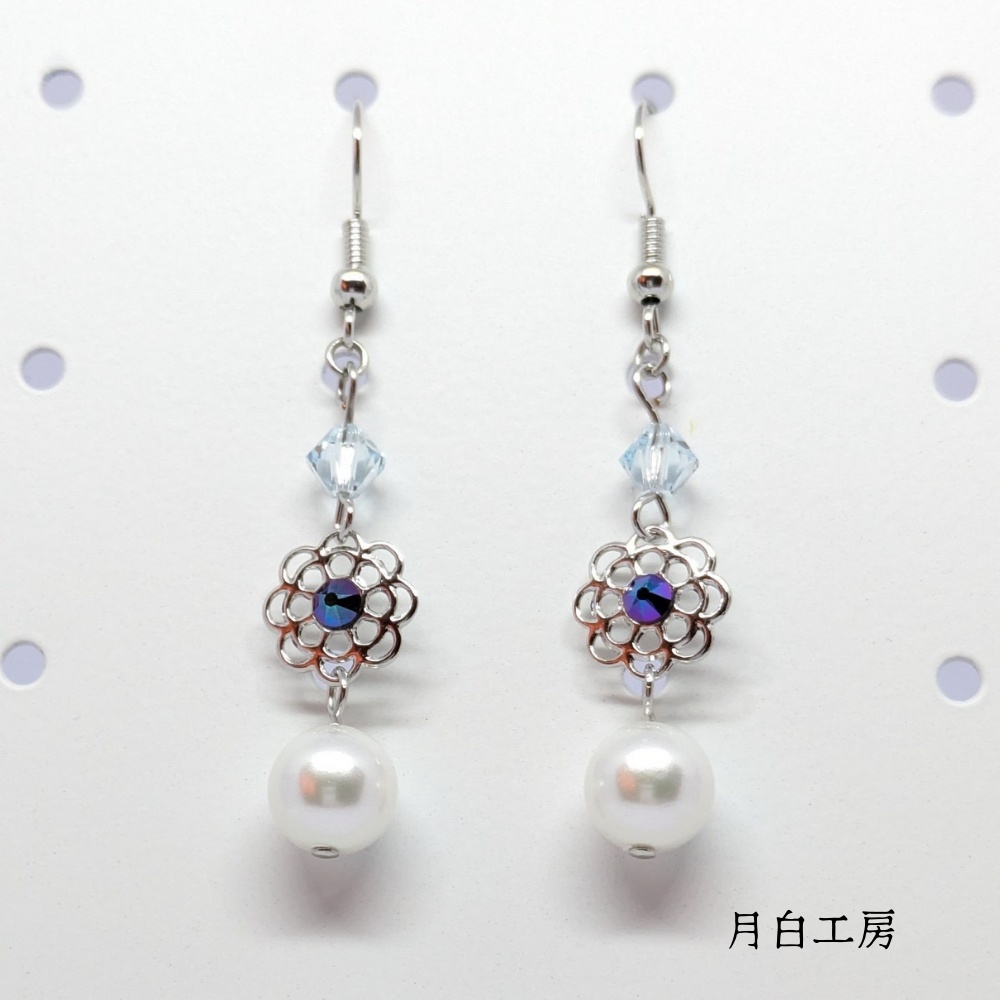 NO.125　【数量限定】スカシパーツ　花　クリスタルガラス　【スカラベスグリーン】シルキーパール　ライトアゾレ　ピアス