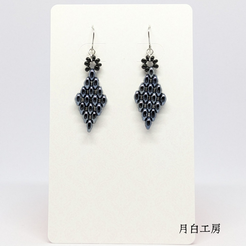 NO.128 チェコツインビーズ ブラックアイリス ダイヤ型 ピアス