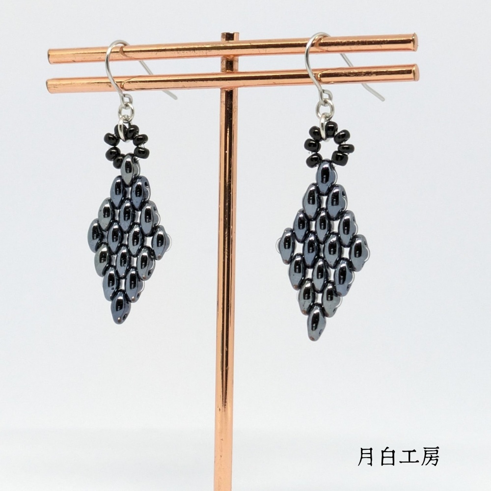 NO.128 チェコツインビーズ ブラックアイリス ダイヤ型 ピアス