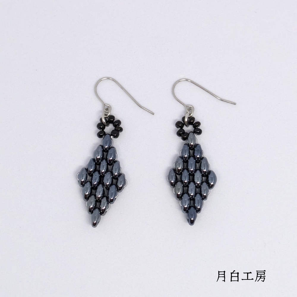 NO.128 チェコツインビーズ ブラックアイリス ダイヤ型 ピアス