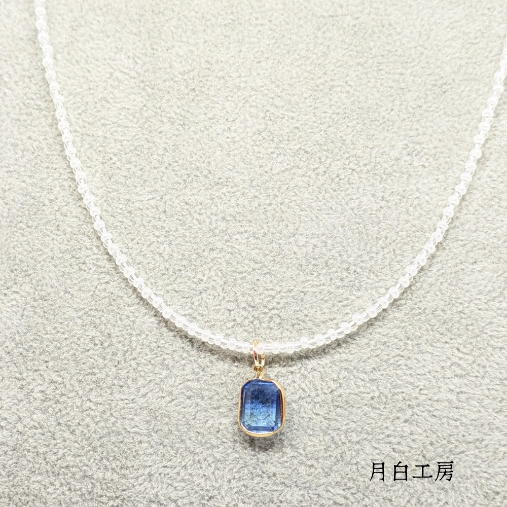 NO.135 【数量限定】ビーズネックレス【パールホワイト×クリア】ペンダントトップ ブルーグラデーション
