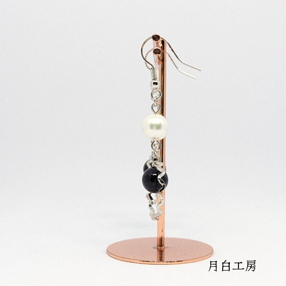 NO.139 【1点物】星影のウェーブ メタルリングウェーブ ブルーサンド(合成)シルキーパール ピアス