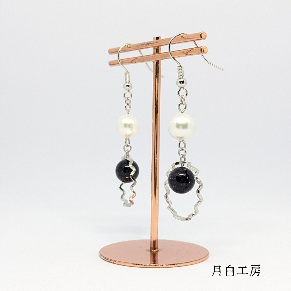 NO.139 【1点物】星影のウェーブ メタルリングウェーブ ブルーサンド(合成)シルキーパール ピアス