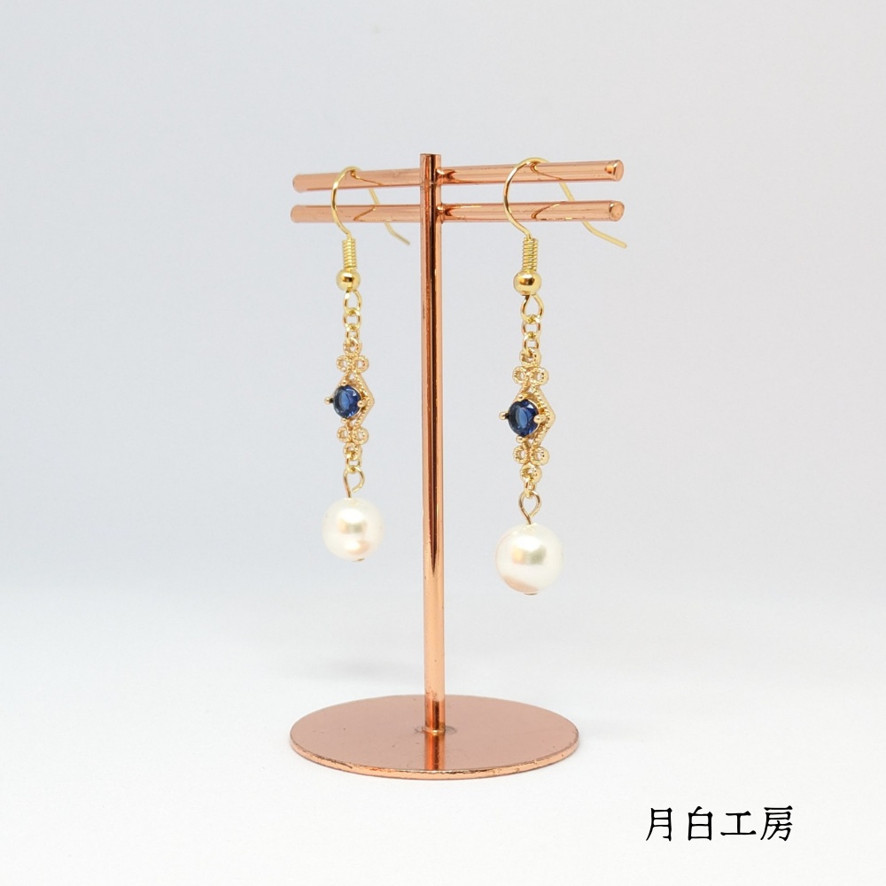 NO.63 【1点物】 キュービックジルコニア ロイヤルブルー×シルキーパールフックピアス
