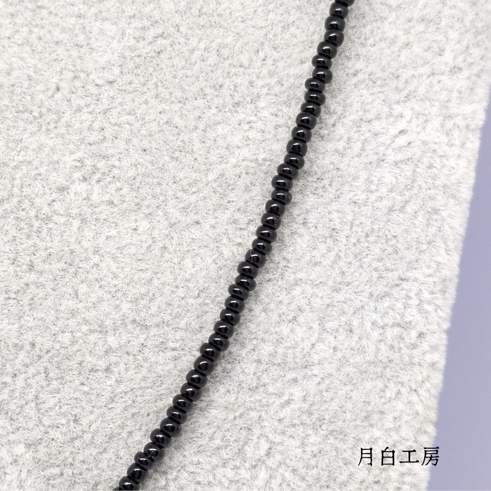 NO.146 シンプル ビーズネックレス【ブラック】ペンダントトップ 樹脂パール【アメリカンチェリー】ラインストーンチャーム付き