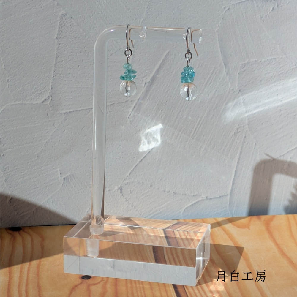 NO.149　天然石　128面カット水晶とアパタイトサザレ　ピアス　SUS316L（サージカルステンレス）