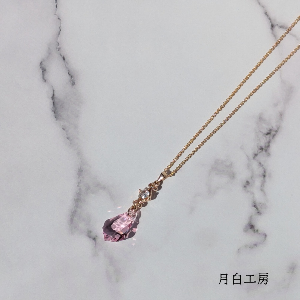 NO.43　【1点物】クリスタルガラス　ライトローズのネックレス