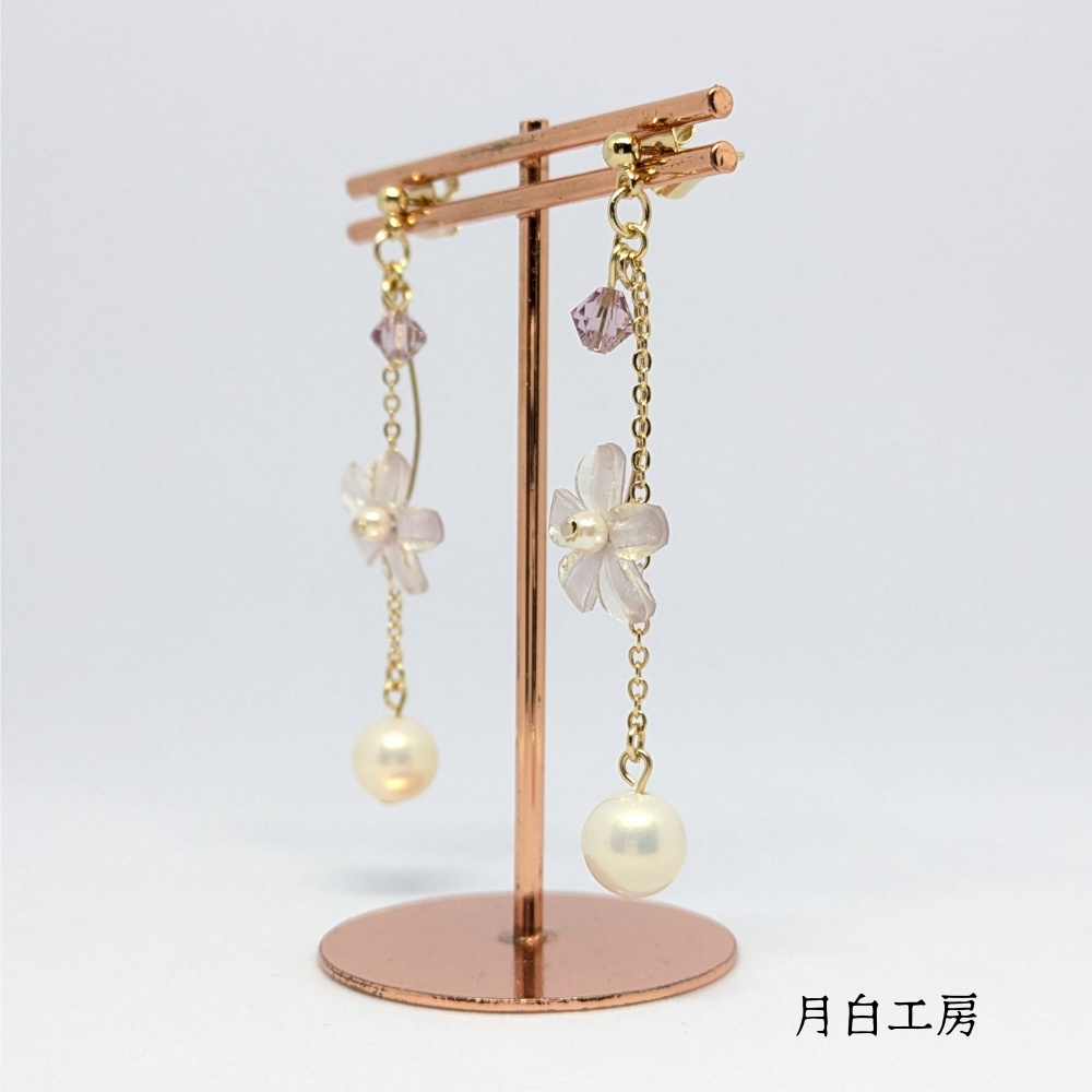 NO.155 【数量限定】お花 シルキーパール クリスタルガラス ライトアメジスト ピアス