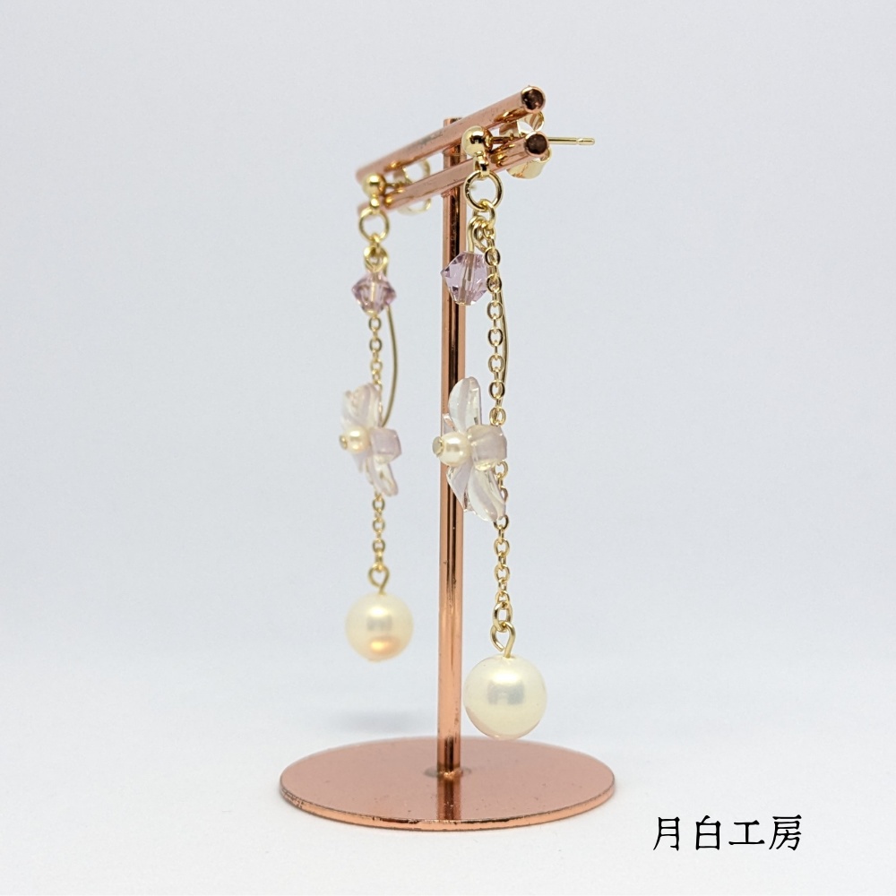 NO.155 【数量限定】お花 シルキーパール クリスタルガラス ライトアメジスト ピアス