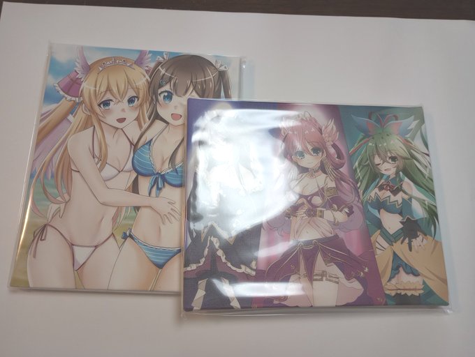 キャンバスプリント イラストA2つ+B1つ