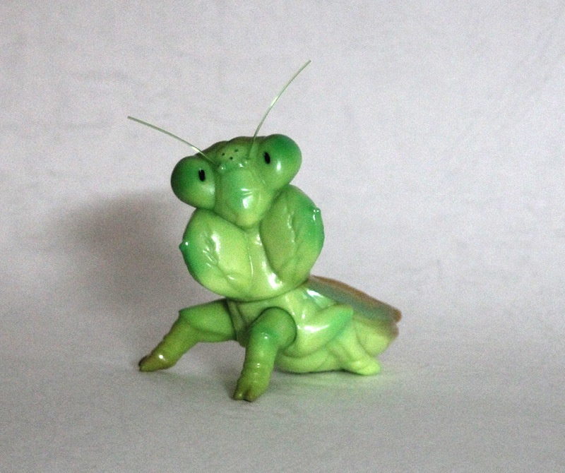 ミニソフビ　カマキリ　染め緑