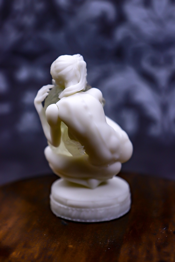 Hold you back / STATUE (未塗装未組み立てガレージキット)