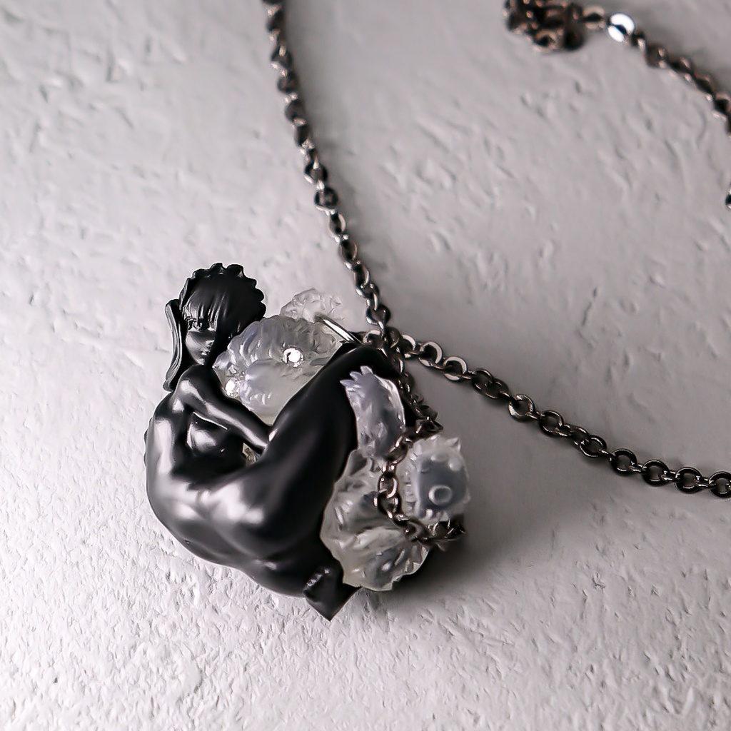 Hold you back "BLACK" / PENDANT