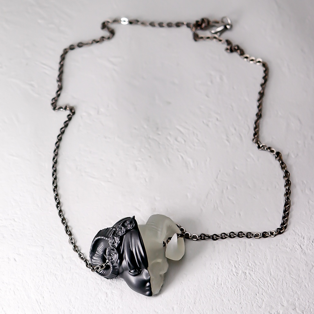 虚勢と不安 ”BLACK×CLEAR” / Fear and anxiety PENDANT