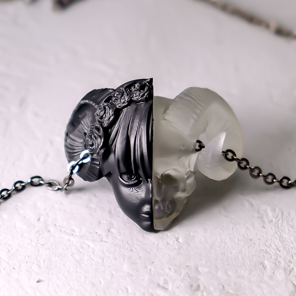 虚勢と不安 ”BLACK×CLEAR” / Fear and anxiety PENDANT