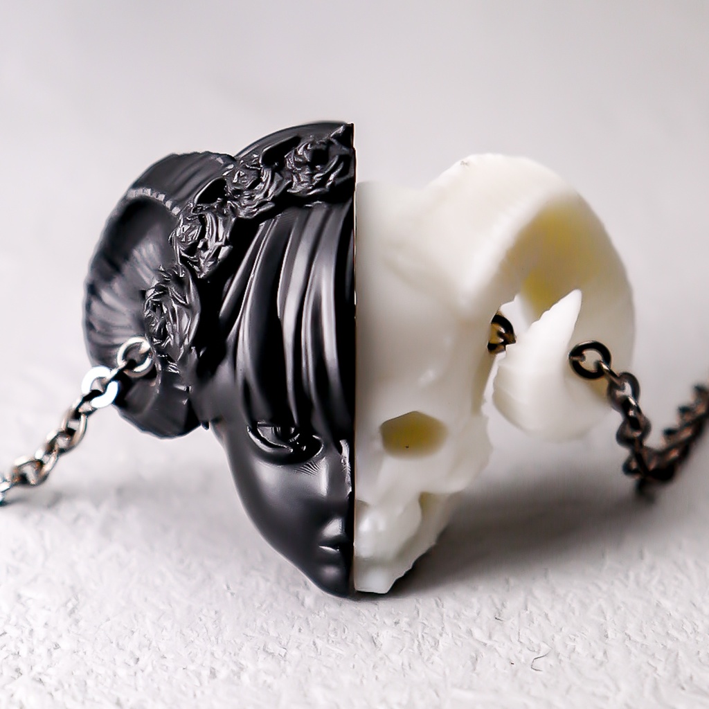 虚勢と不安 ”BLACK×WHITE” / Fear and anxiety PENDANT
