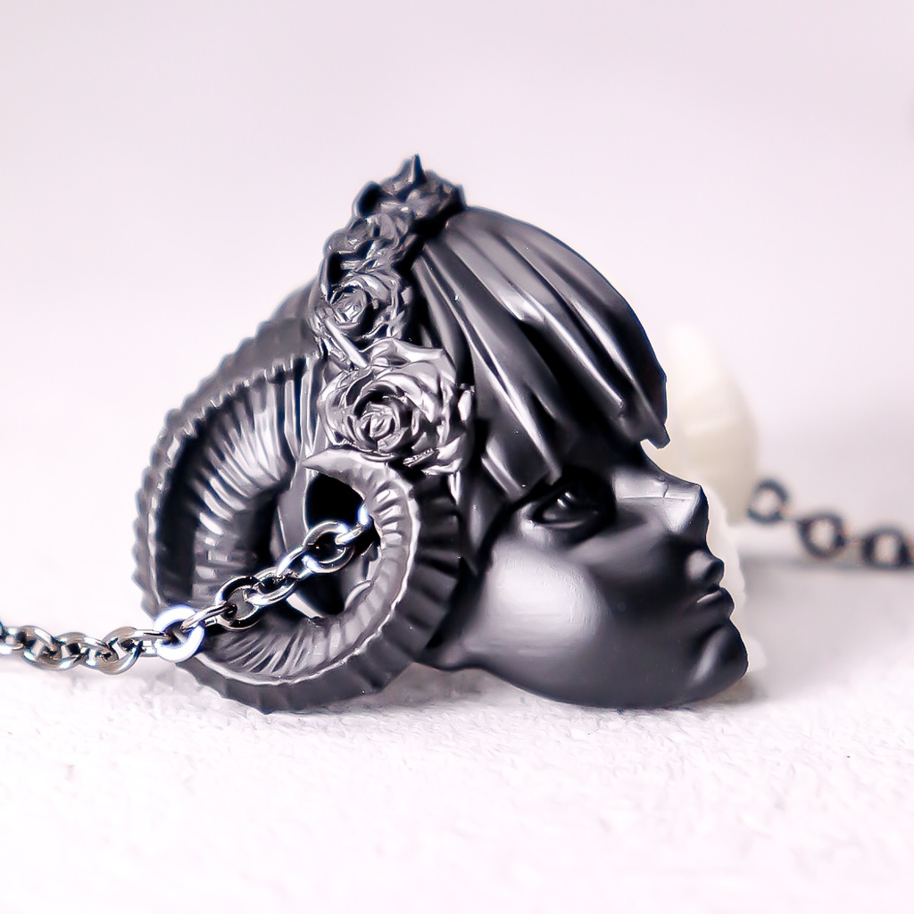 虚勢と不安 ”BLACK×WHITE” / Fear and anxiety PENDANT