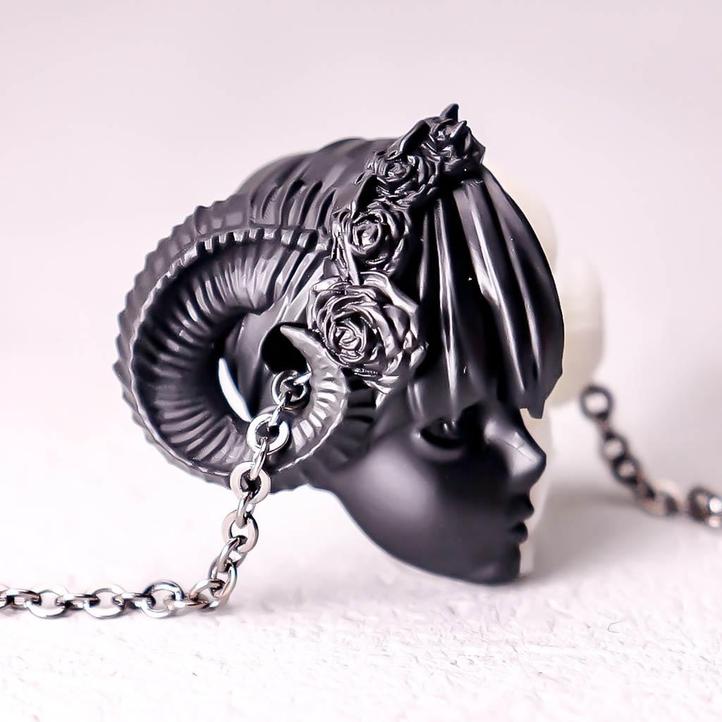 虚勢と不安 ”BLACK×WHITE” / Fear and anxiety PENDANT