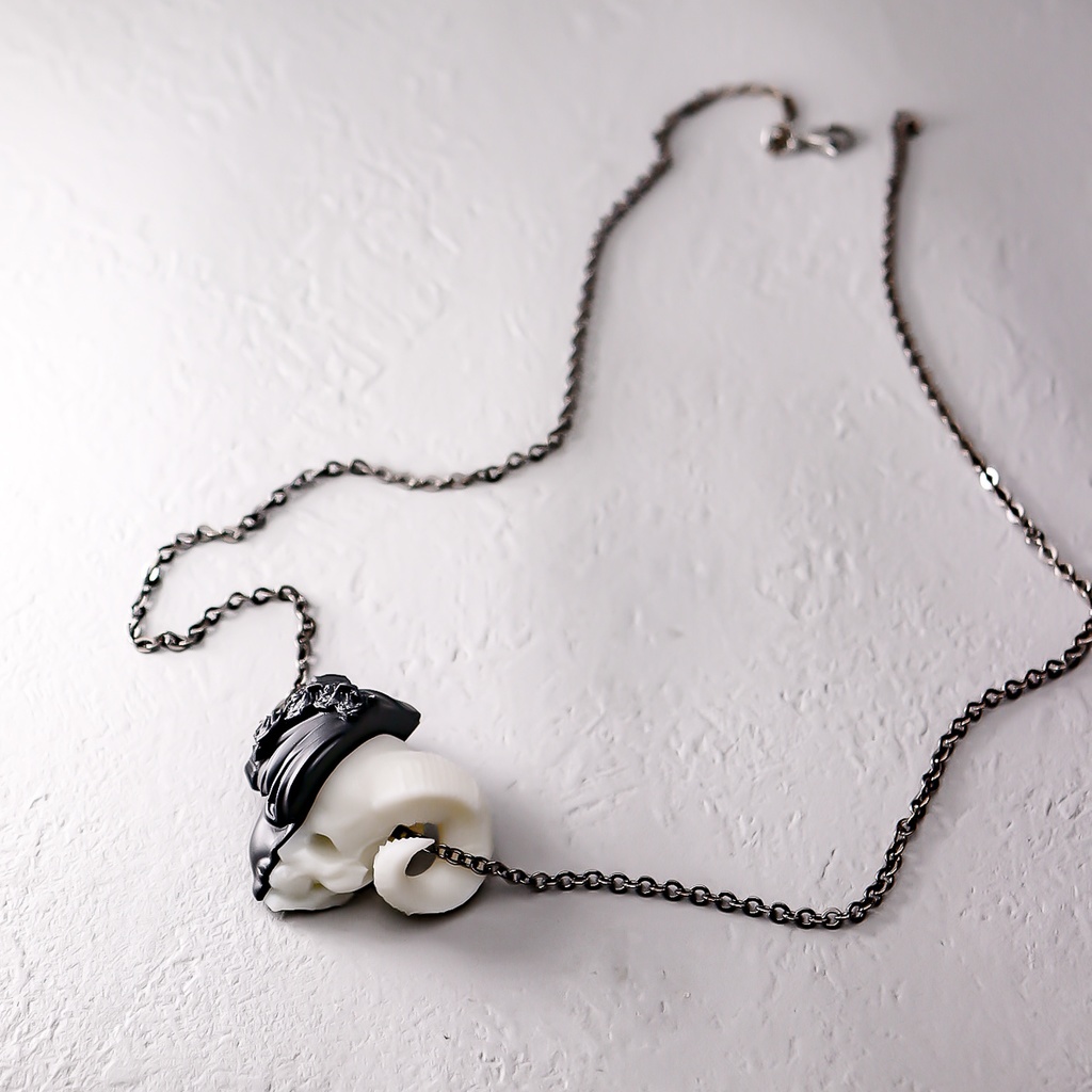虚勢と不安 ”BLACK×WHITE” / Fear and anxiety PENDANT