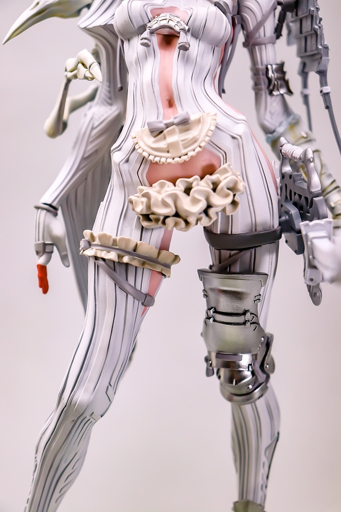 TSURU / 禁室 (未塗装未組み立てガレージキット)