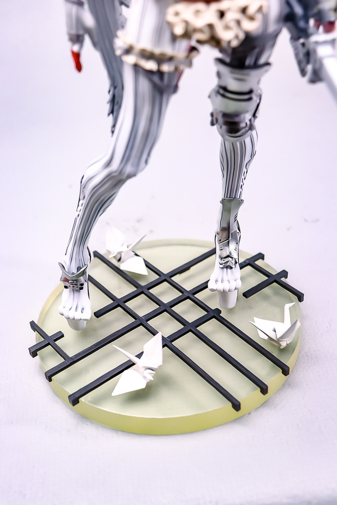 TSURU / 禁室 (未塗装未組み立てガレージキット)