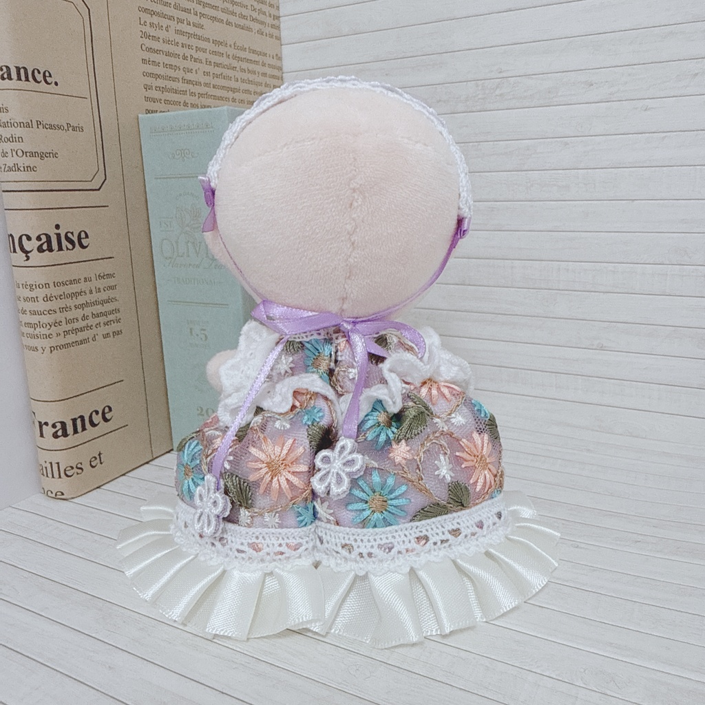 レースたっぷりドレス(10cmぬい用)