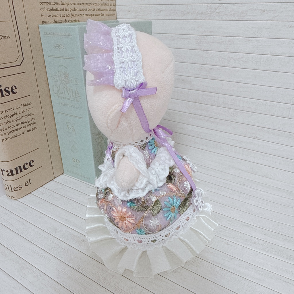 レースたっぷりドレス(10cmぬい用)