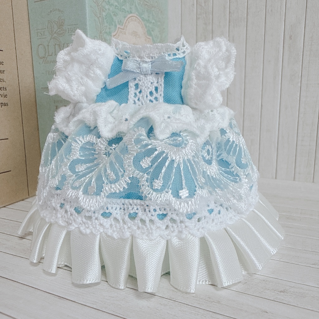 レースたっぷりドレス(10cmぬい用)