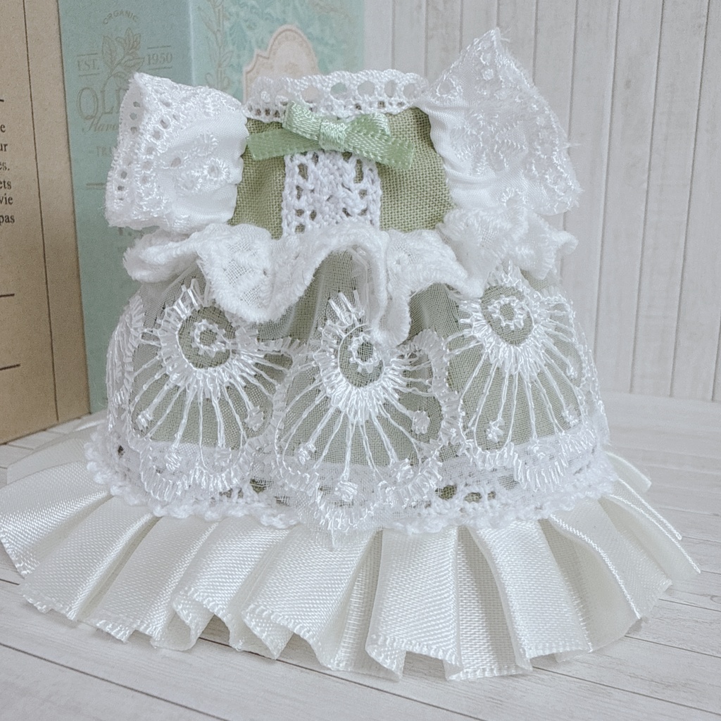 レースたっぷりドレス(10cmぬい用)