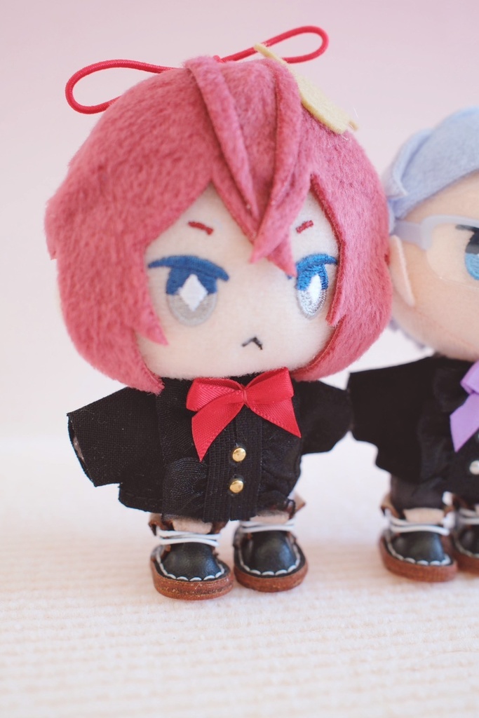 リボン付き 黒の ぬいぐるみ シャツ