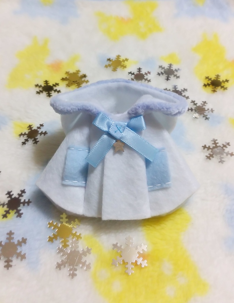 [受注制作]オビツ11ボディに ブルーボアのホワイトスノー❄フードケープ