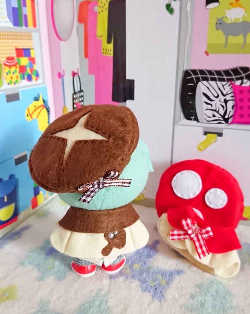 𝐧𝐞𝐰シイタケ🍄 ごきげんキノコのおでかケープセット 10cmぬいちゃんに