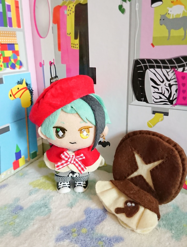 𝐧𝐞𝐰ベニテングタケ🍄 ごきげんキノコのおでかケープセット 10cmぬいちゃんに