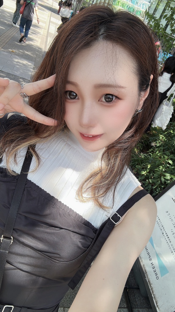 幸春るいかのチェキ