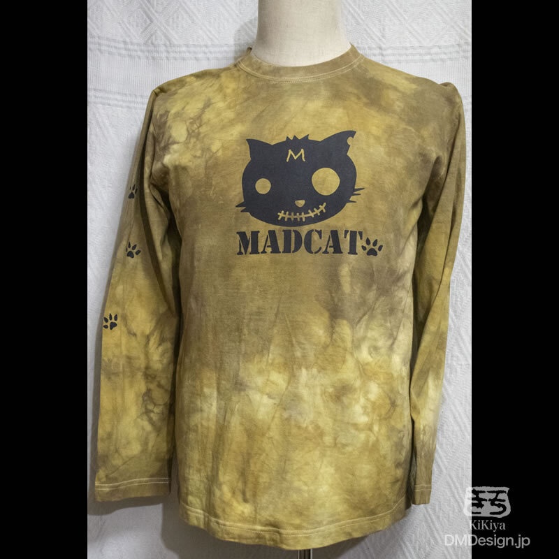 (L)手染め一点もの「長袖（黄茶）」黒猫　MADCAT Tシャツ（1-336）