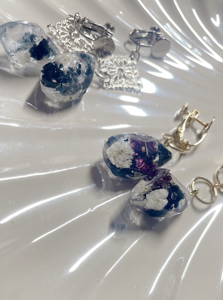 ChroNoiRイメージ　霞草イヤリング　【叶】