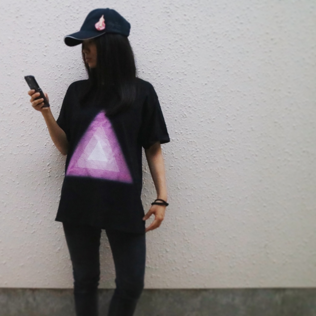 プロメアの陶器風ブローチ プロメアさん