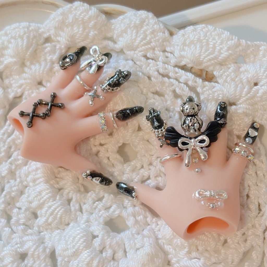 MDD  タン肌　ネイルハンド