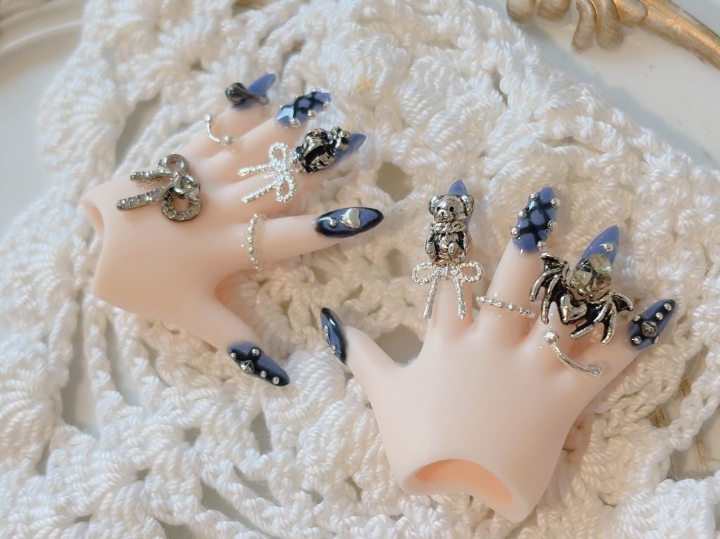 MDD  セミホワイト　ネイルハンド