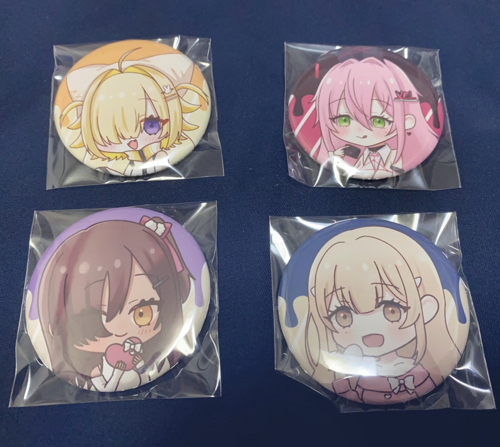 【全4種】勝利の女神:NIKKE缶バッジ