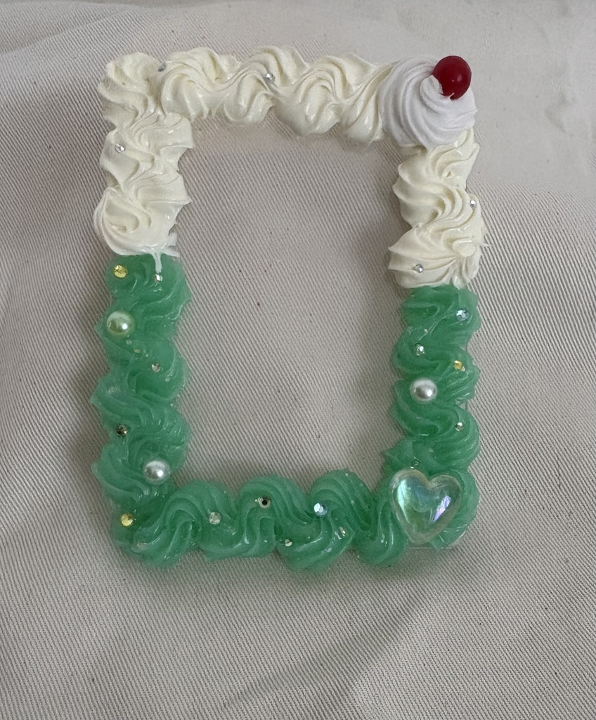 クリームソーダ風トレカケース