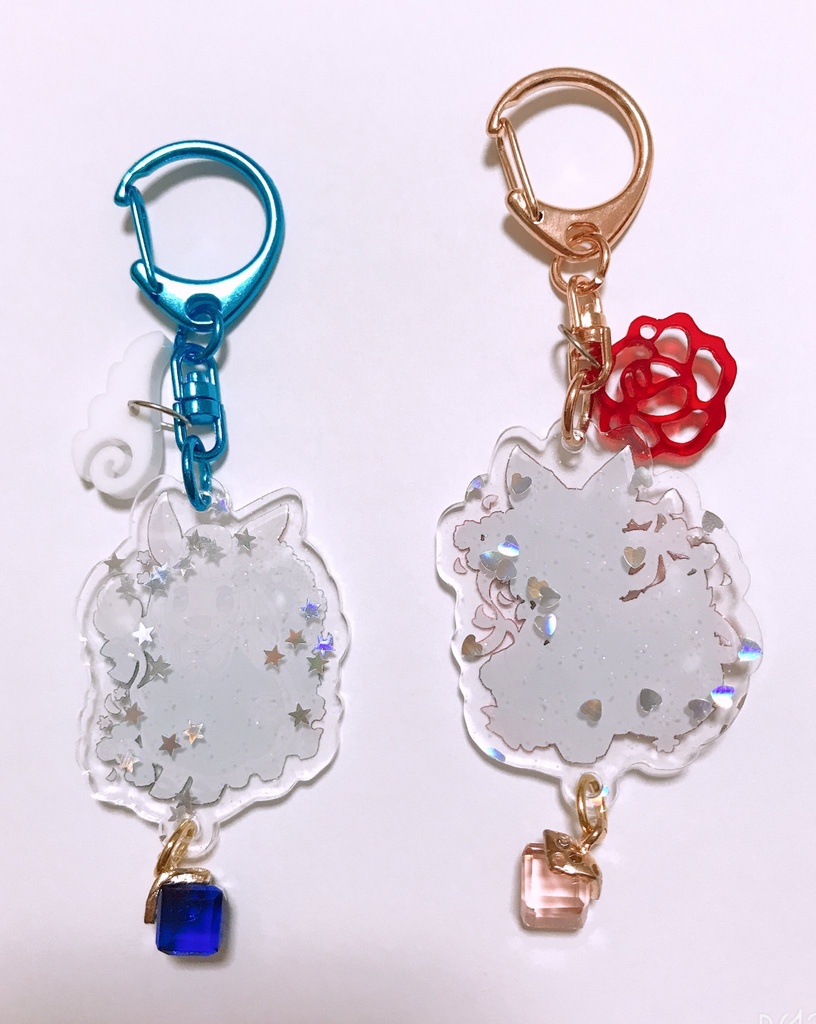 チャーム付きアクリルキーホルダー