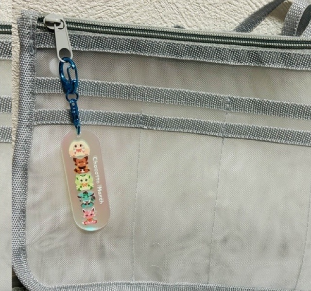 タグ風アクリルキーホルダー