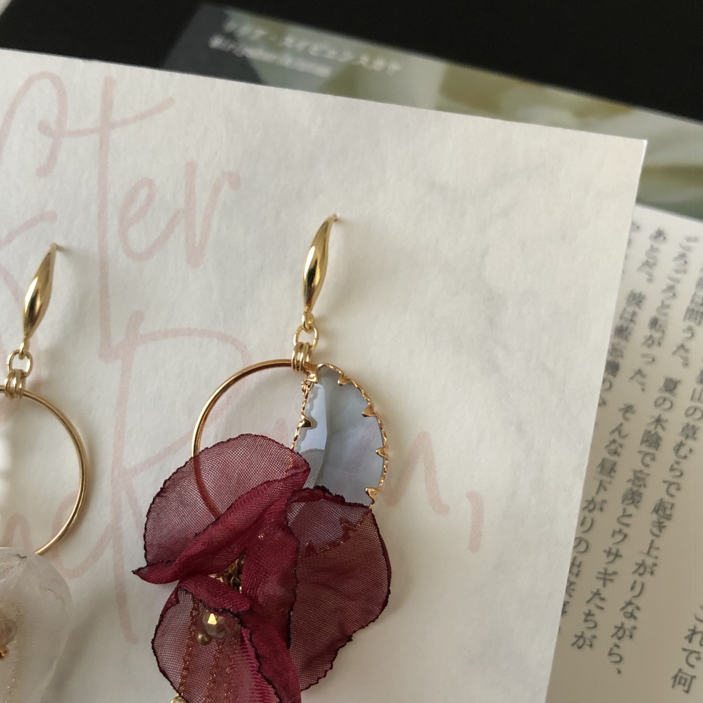 リリア様コラボ「After the Rain,Under the Flowers」の耳飾り